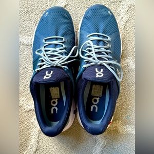 Men’s On sneaker as 12 barely worn. believe they are cloudswift